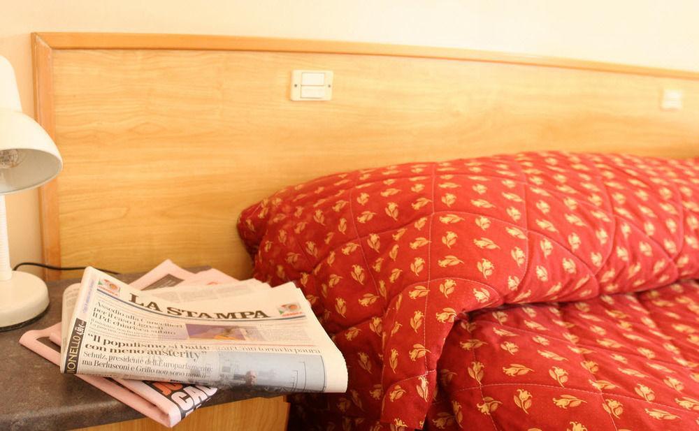 Albergo Savoia Ospedaletti Bagian luar foto